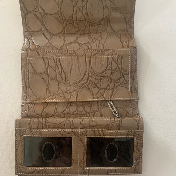 Vintage brown guess large wallet - Picture 2 of 4